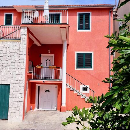 Glorianita Sweethome,Centro, Free Parking,Self Check- In 希贝尼克 外观 照片