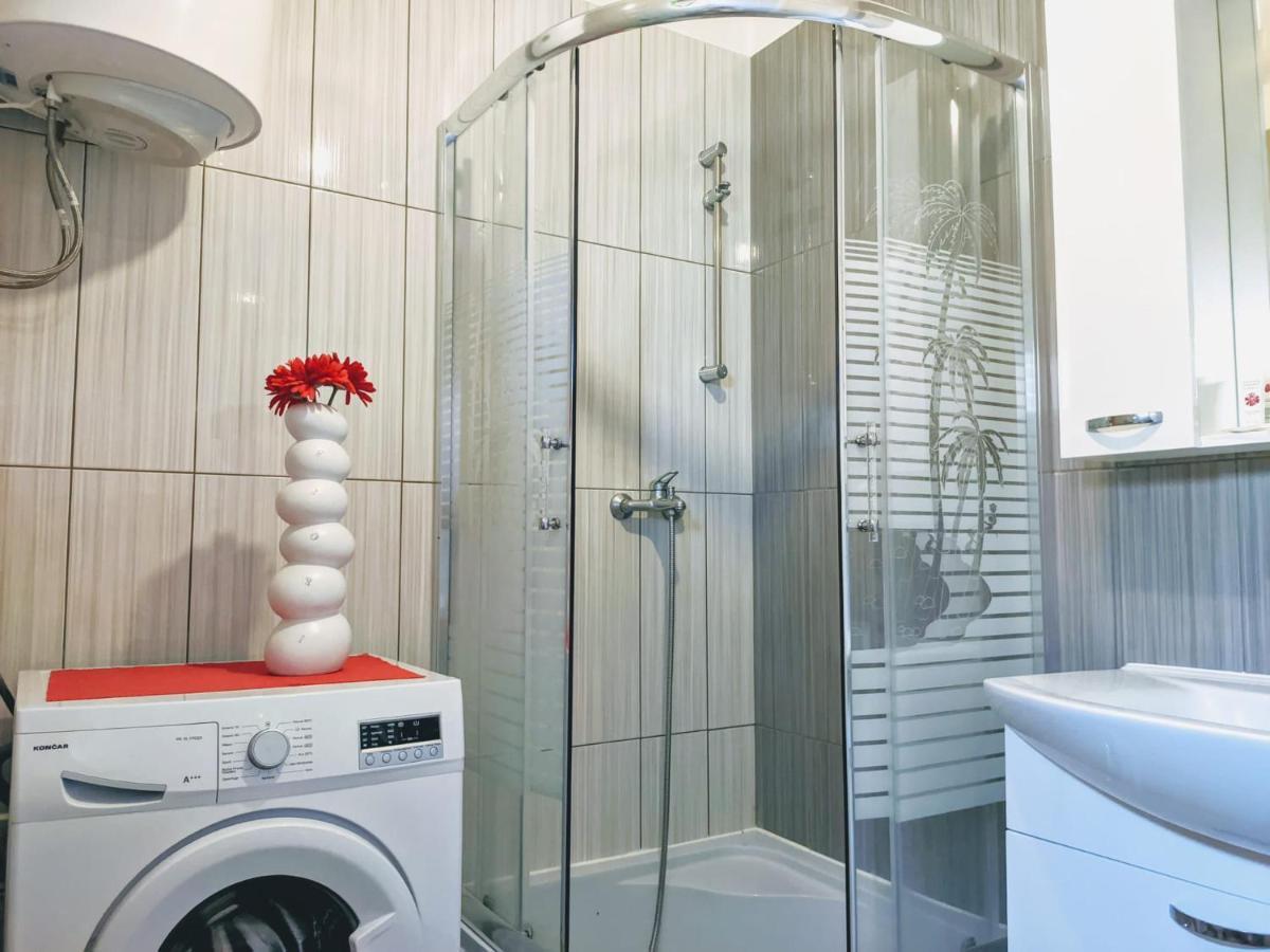 Glorianita Sweethome,Centro, Free Parking,Self Check- In 希贝尼克 外观 照片