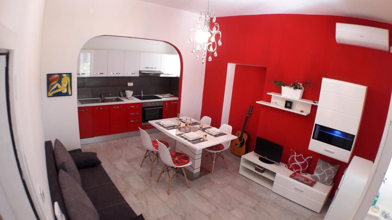 Glorianita Sweethome,Centro, Free Parking,Self Check- In 希贝尼克 外观 照片