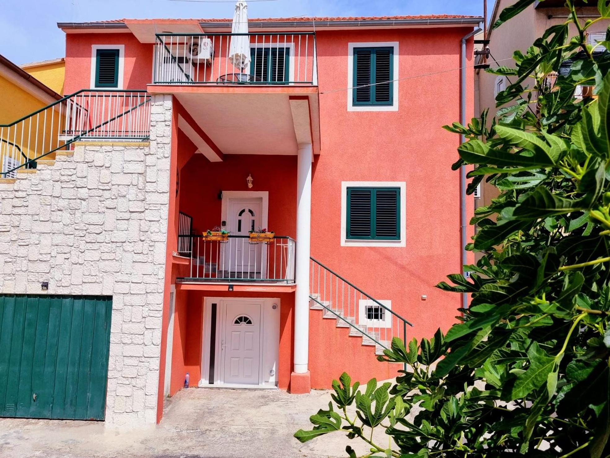 Glorianita Sweethome,Centro, Free Parking,Self Check- In 希贝尼克 外观 照片